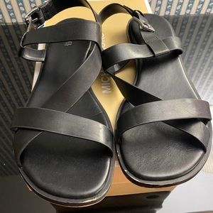 Michael Kors Mackey Leather Sandal